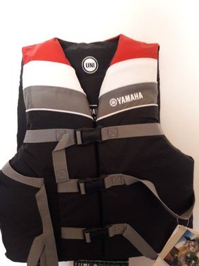 Спасательный жилет Yamaha UNI VEST ADVENTURE RED PCS D09-LV023-B7